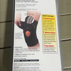 Mueller orthopedic Black Knee Brace with Patella Support